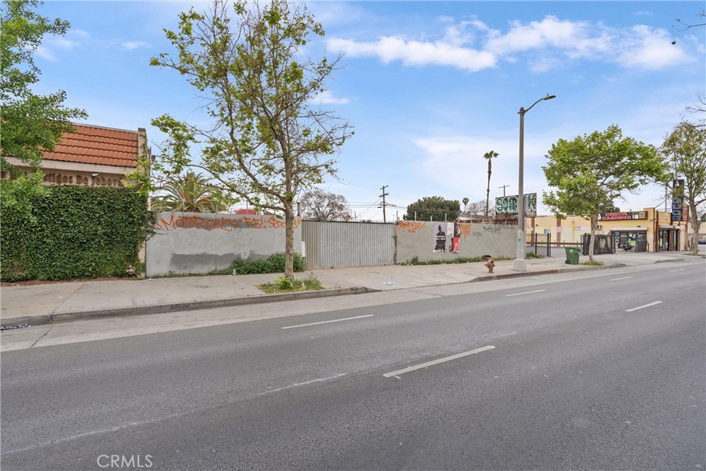 235 E Manchester Avenue Property Photo 19