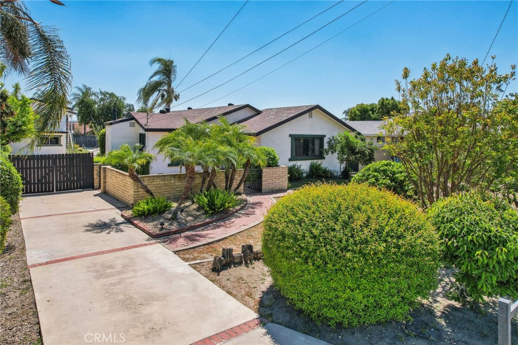 4447 Walnut Avenue Property Photo