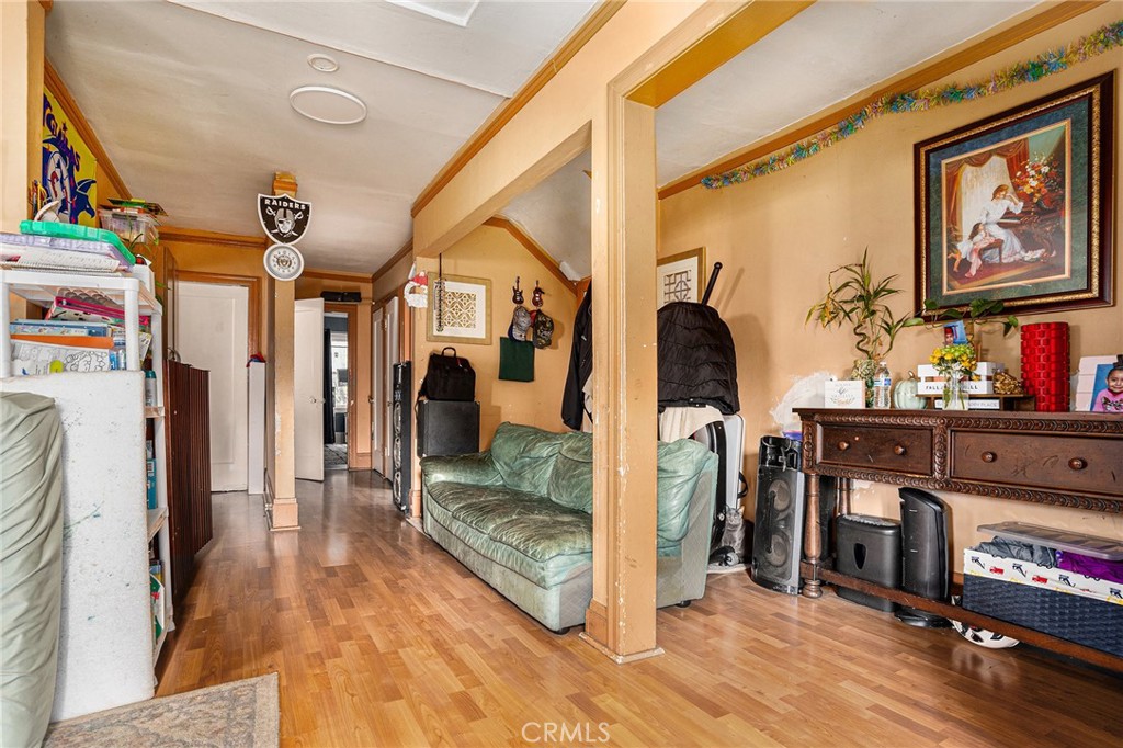 2445 10th Avenue Property Photo 4