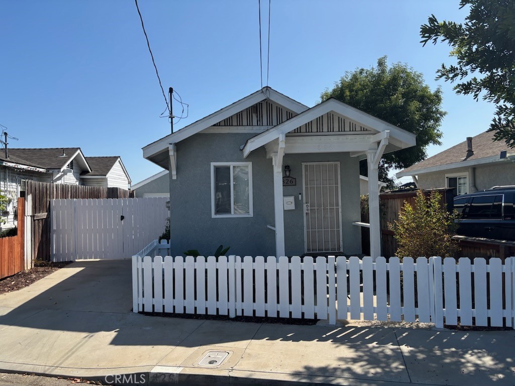 826 E Sunrise Boulevard Property Photo 1