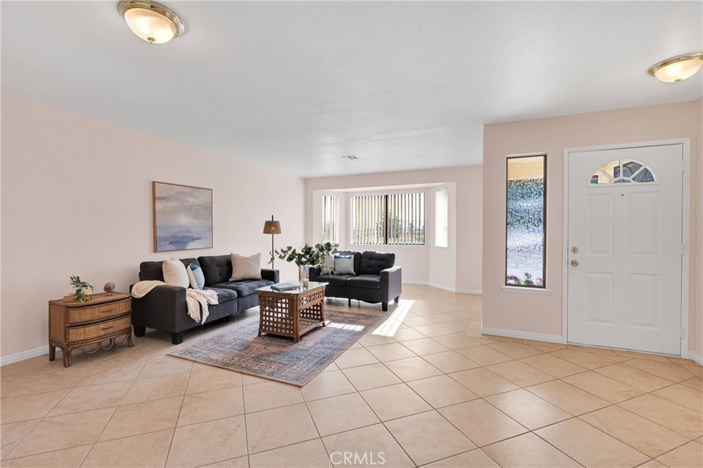 11124 Orchid Avenue Property Photo 6