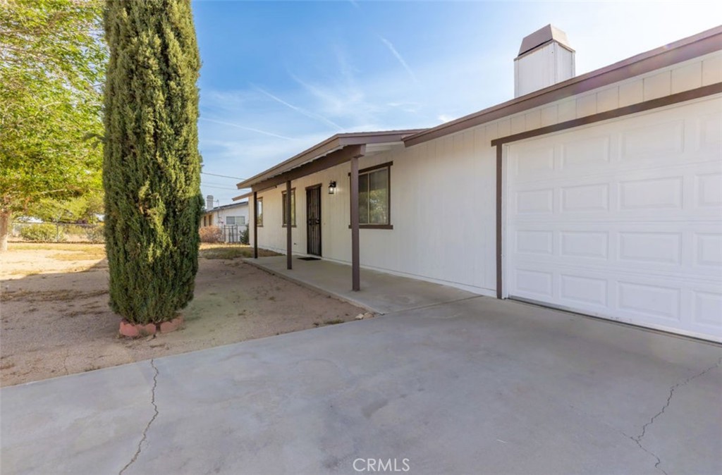 10657 Pinon Avenue Property Photo 4