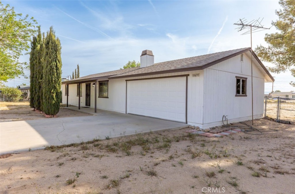 10657 Pinon Avenue Property Photo 5