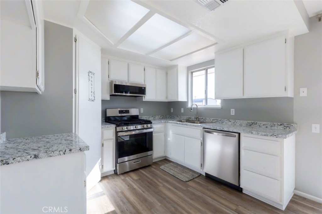 10657 Pinon Avenue Property Photo 9