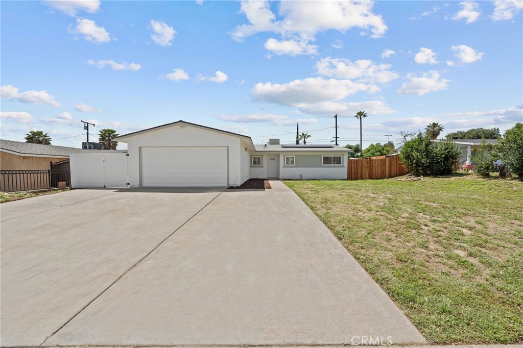 1442 Blythe Avenue Property Photo 1