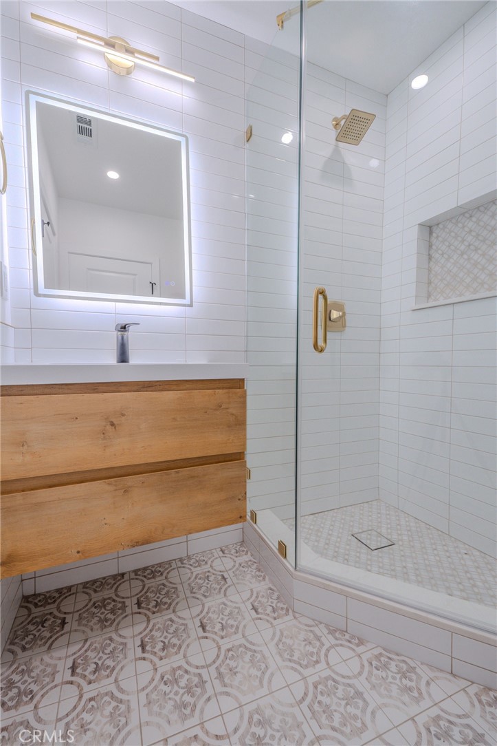 266 N 10th Avenue Property Photo 13