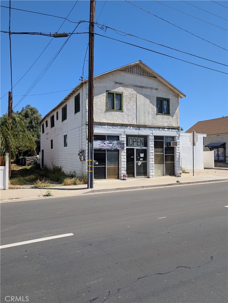1071 Center Street Property Photo 2