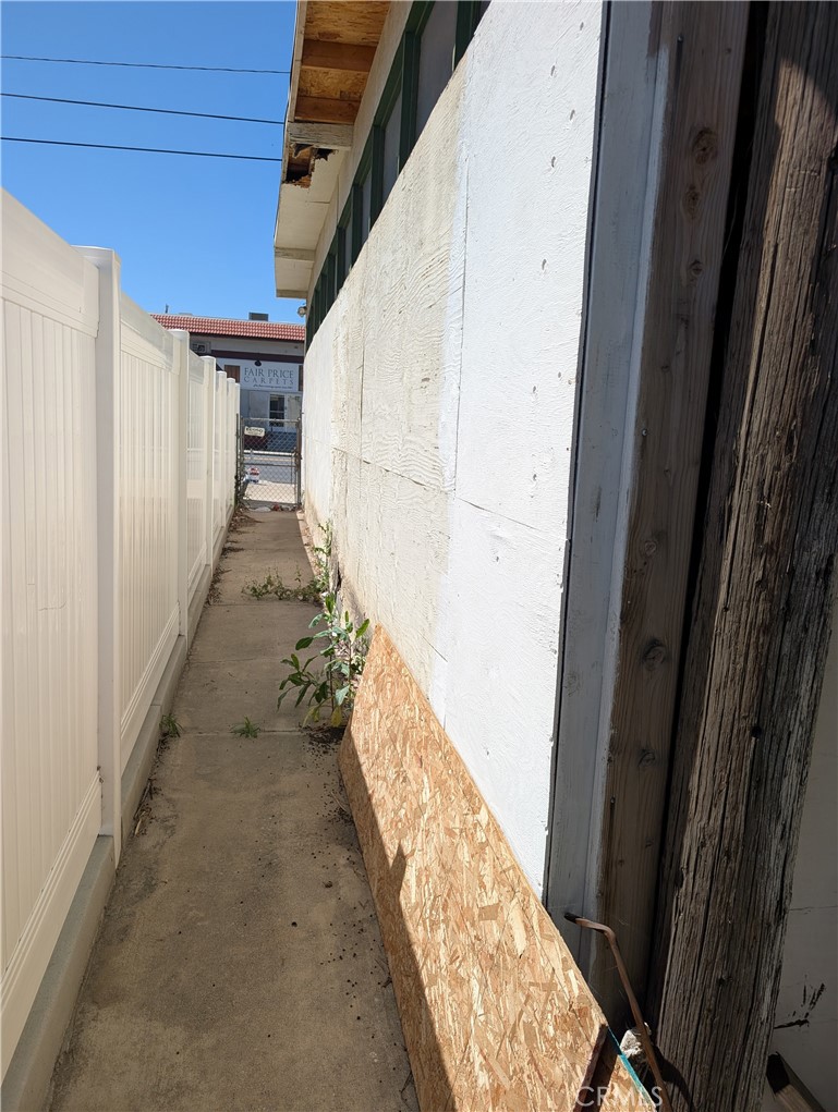 1071 Center Street Property Photo 6