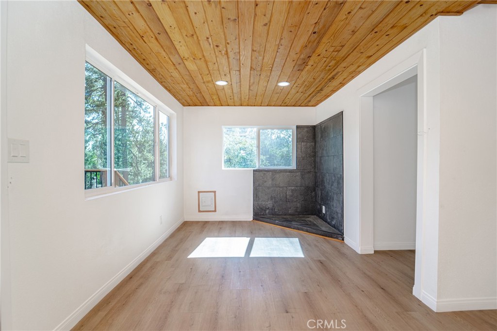 872 Hill Lane Property Photo 15