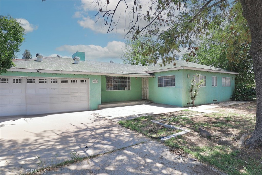 6591 Elmwood Road Property Photo 1