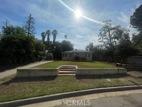 521 Walnut Avenue Property Photo 1