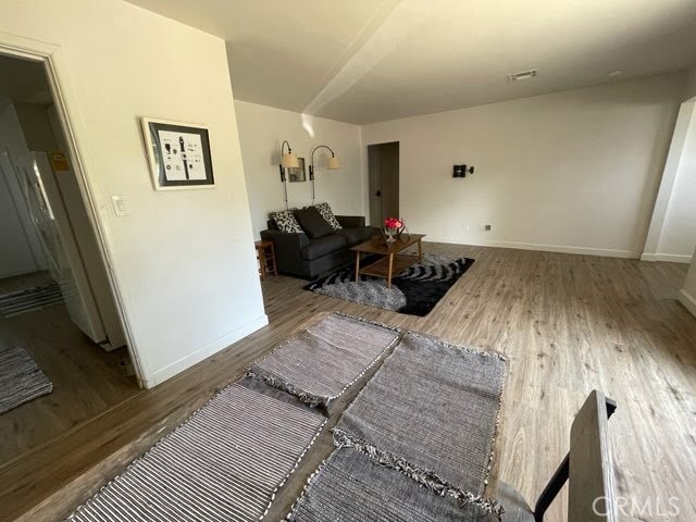 521 Walnut Avenue Property Photo 4