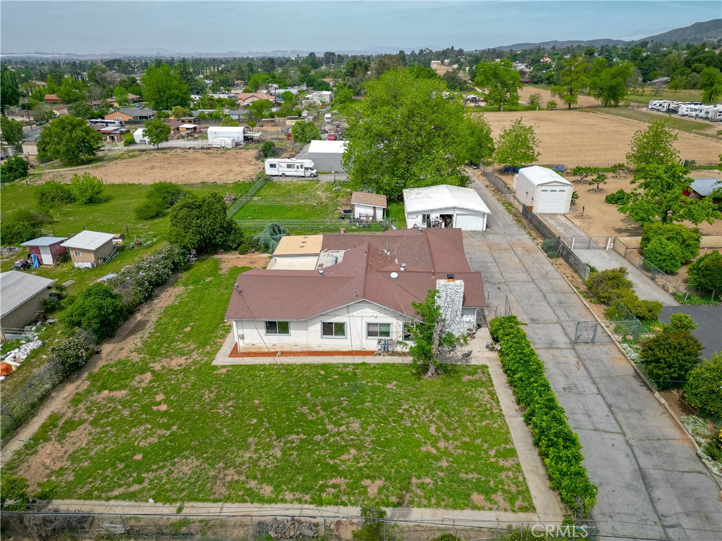 10543 Winesap Ave Property Photo 4