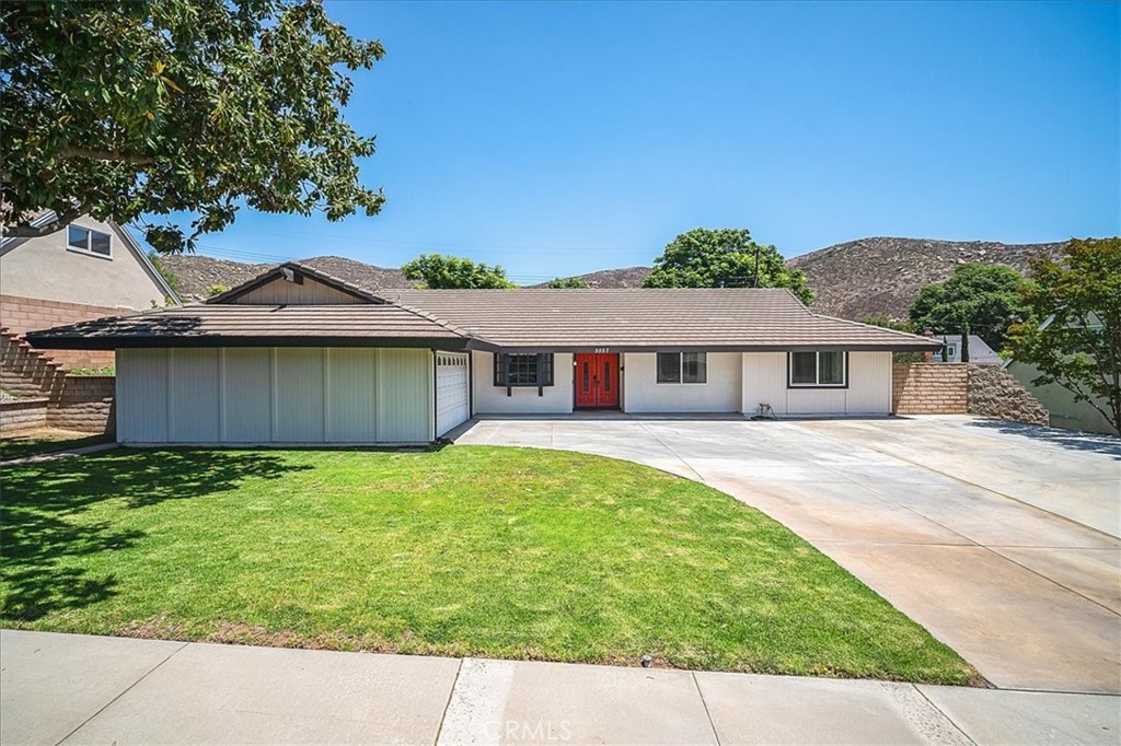 5557 Wentworth Drive Property Photo 1