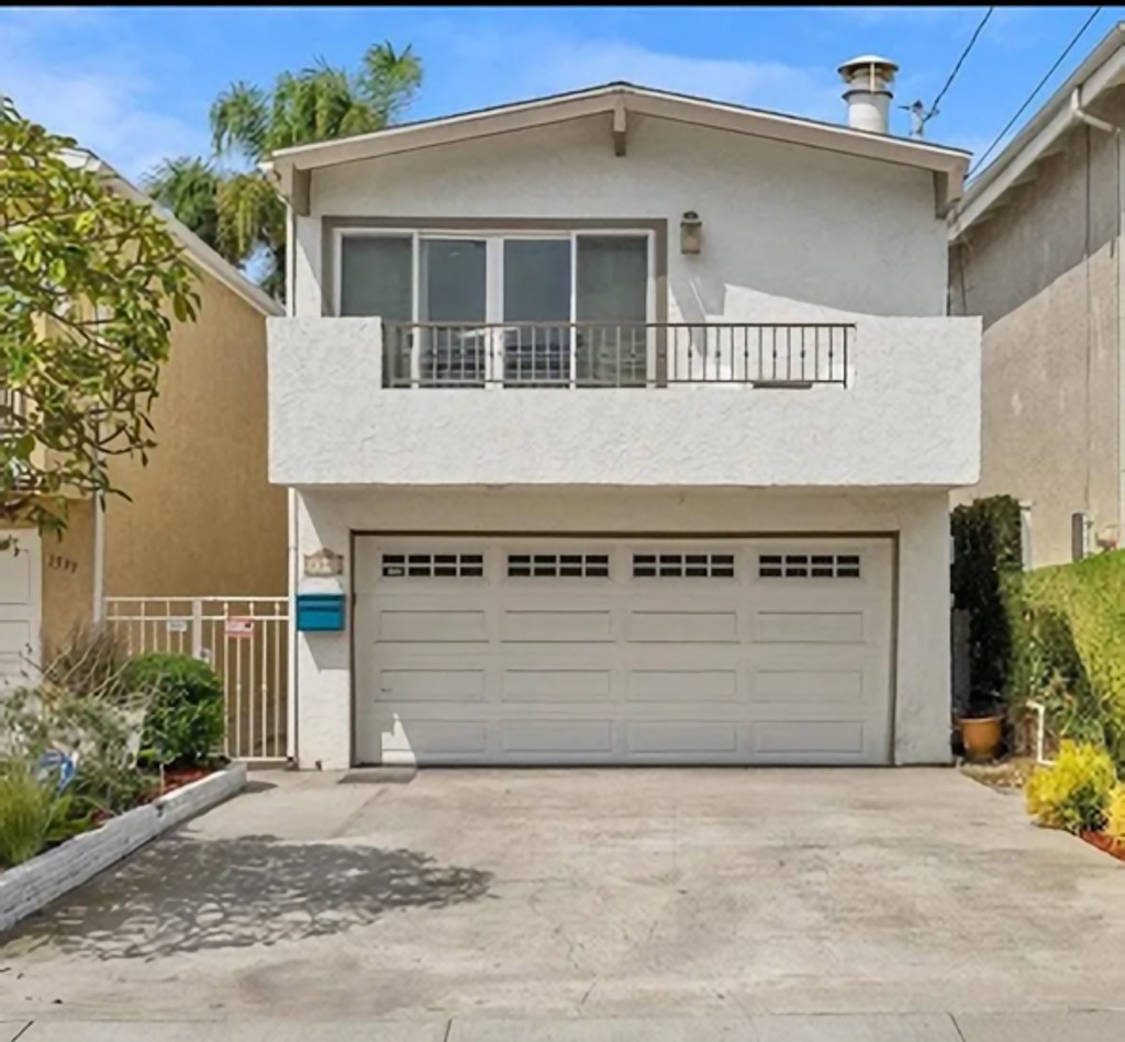 1541 Steinhart Avenue Property Photo 1