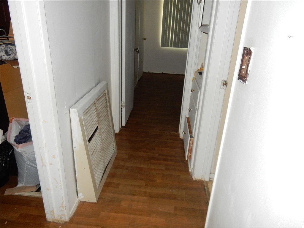 18206 Seville Avenue Property Photo 8