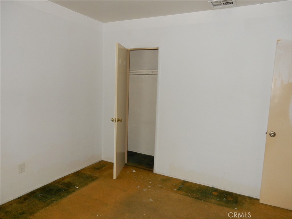 18206 Seville Avenue Property Photo 11