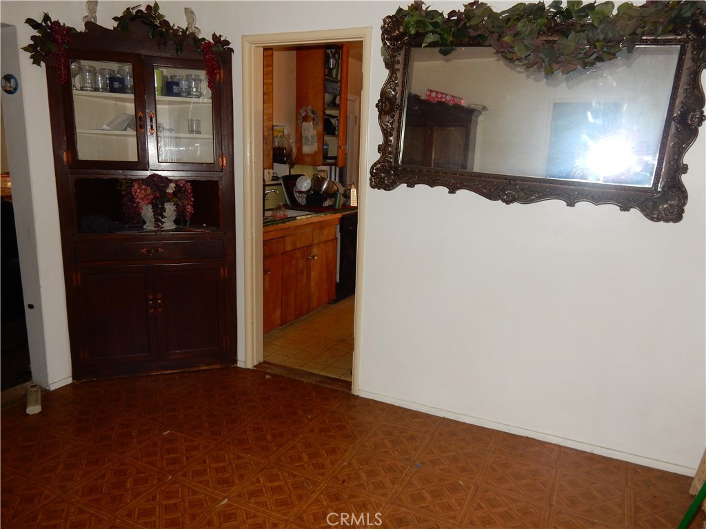 18206 Seville Avenue Property Photo 14