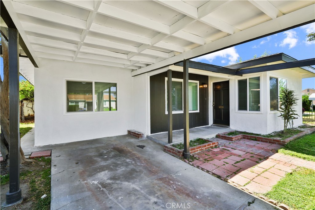 645 Hancock Property Photo 3