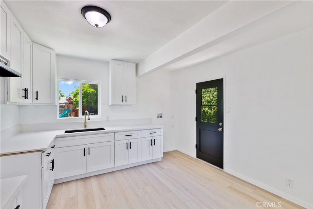 645 Hancock Property Photo 18