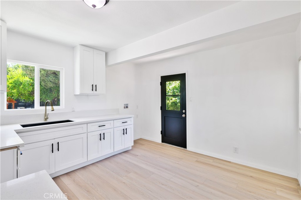 645 Hancock Property Photo 21
