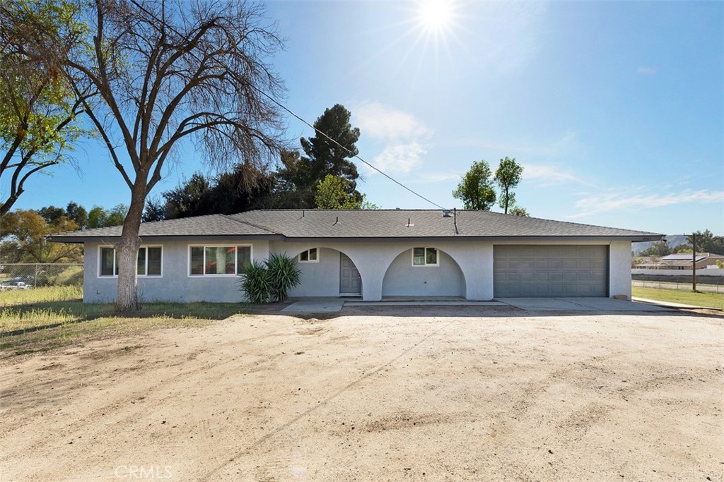 24567 Adams Avenue Property Photo 2