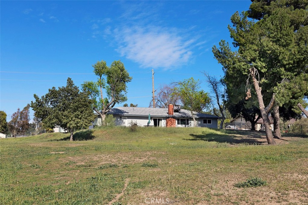 24567 Adams Avenue Property Photo 4