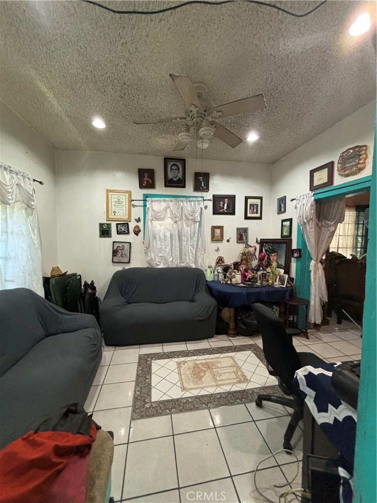 223 E 28th Street Property Photo 5