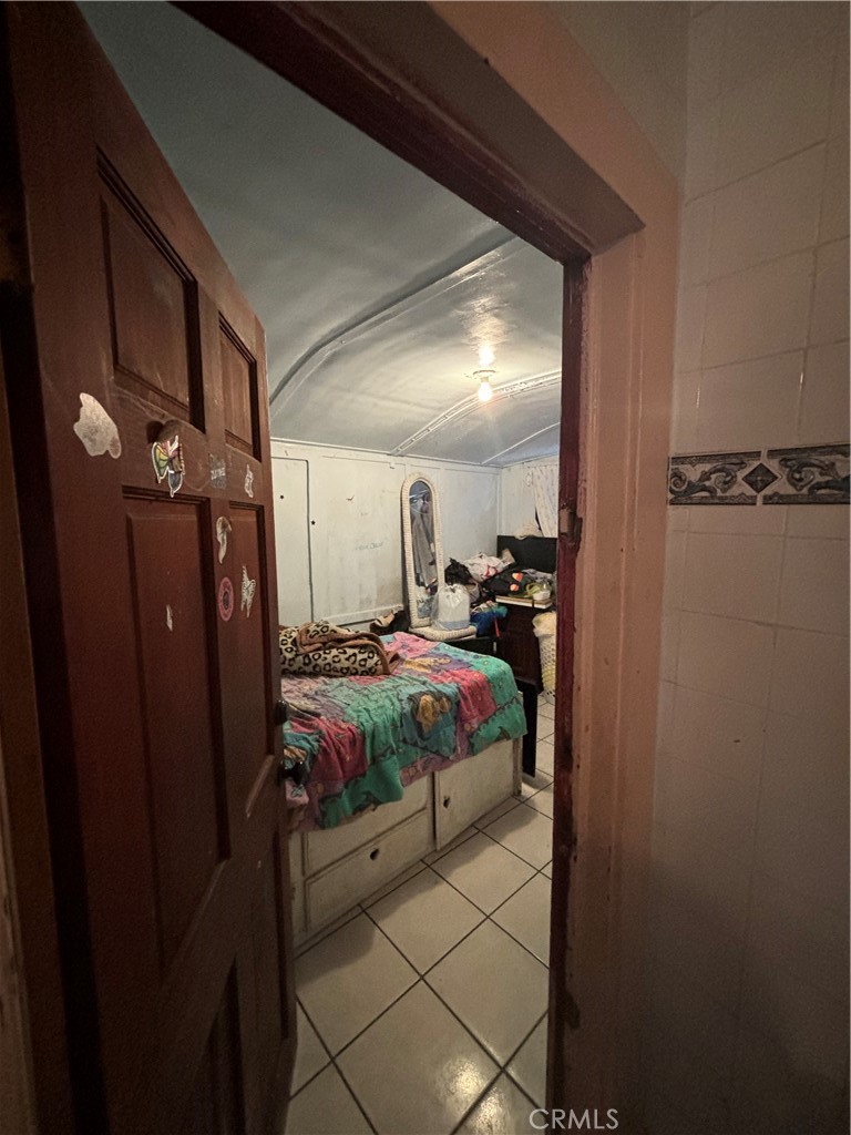 223 E 28th Street Property Photo 10