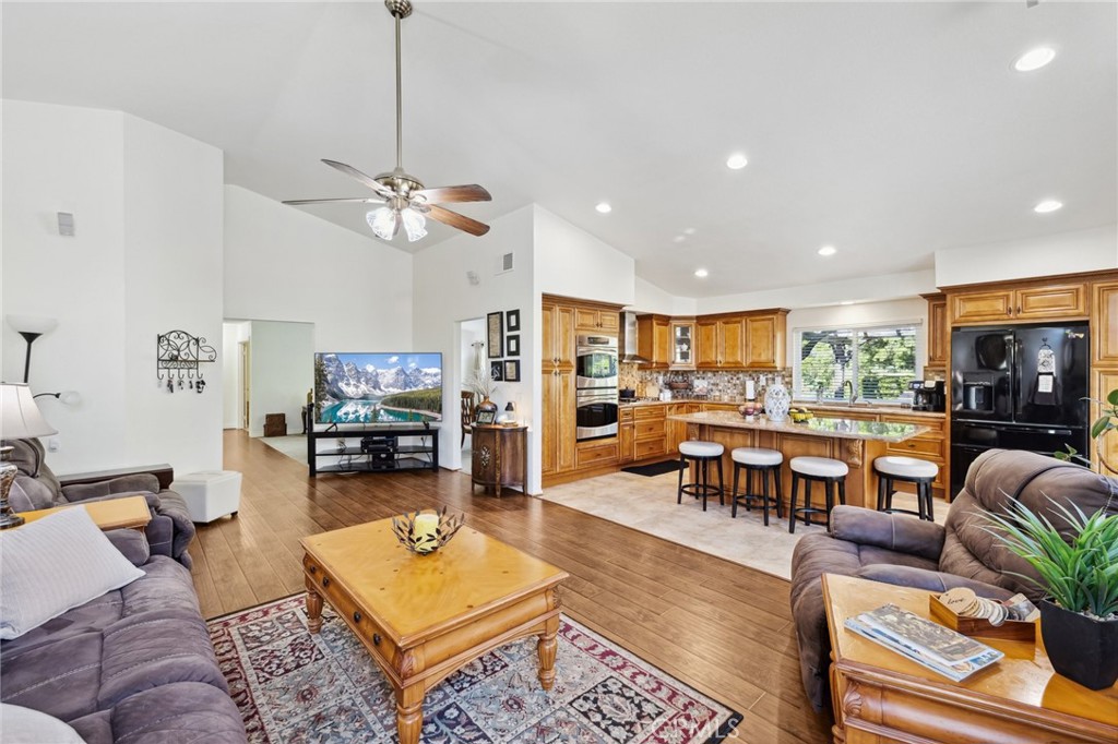 6752 Laurelbrook Drive Property Photo 1