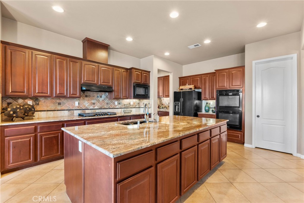 16718 Catalonia Drive Property Photo 13