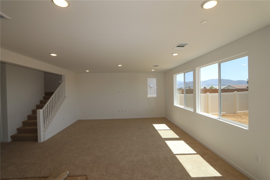 5178 Eureka Avenue Property Photo 6