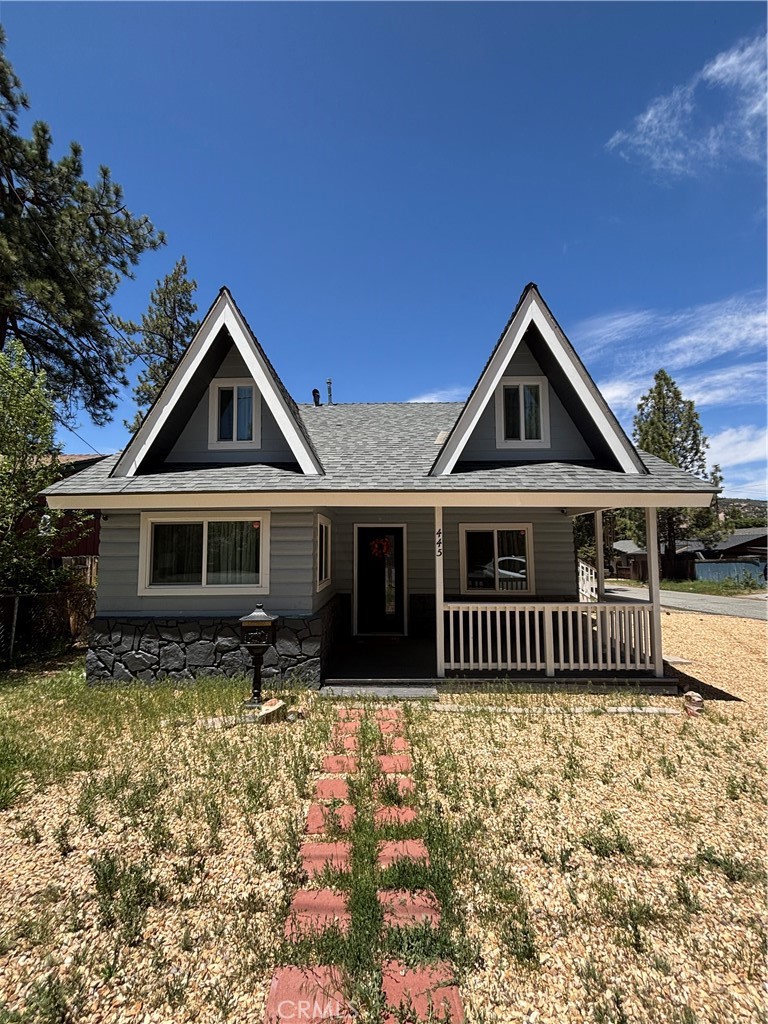 445 E Meadow Lane Property Photo 1