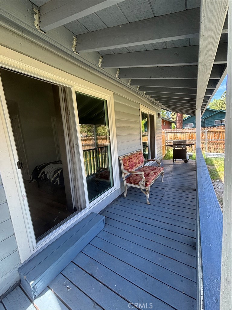 445 E Meadow Lane Property Photo 4