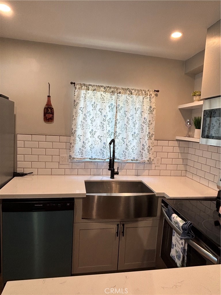 445 E Meadow Lane Property Photo 20