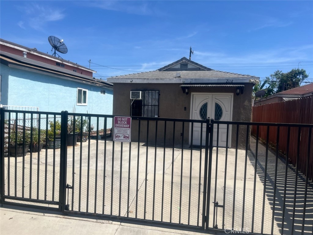 2118 E Bliss Street Property Photo 1