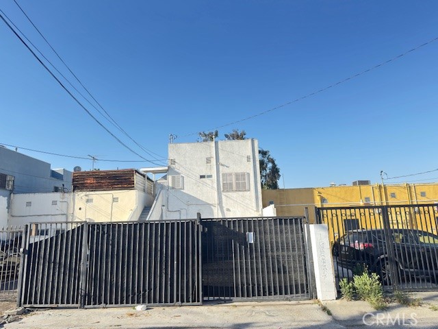 3413 W Beverly Boulevard Property Photo 4