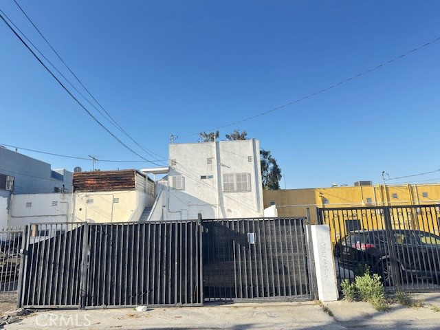 3413 W Beverly Boulevard Property Photo 4