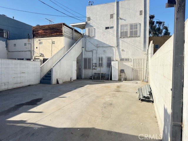 3413 W Beverly Boulevard Property Photo 5