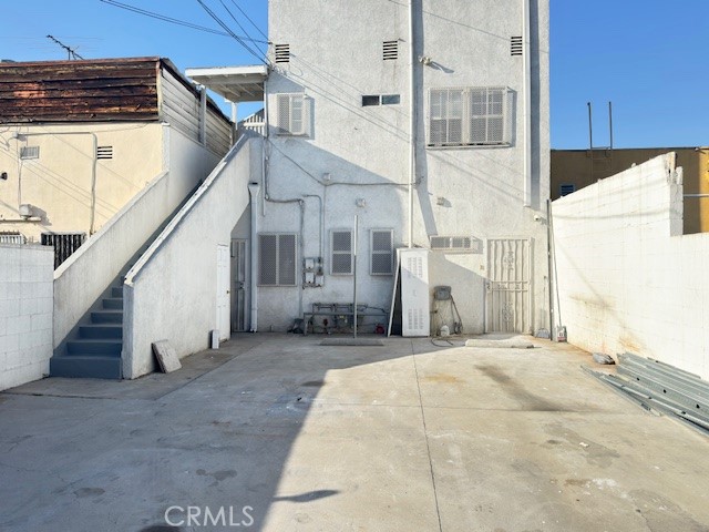 3413 W Beverly Boulevard Property Photo 6