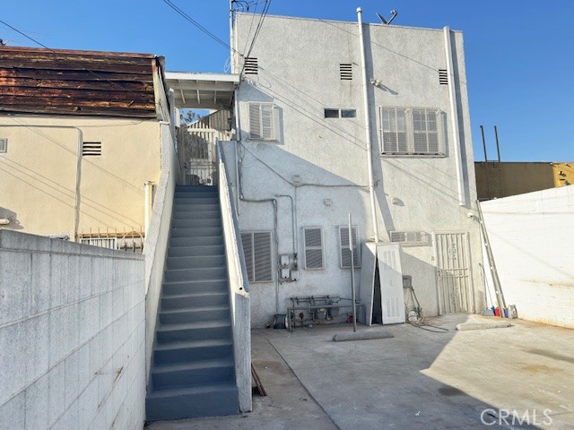 3413 W Beverly Boulevard Property Photo 7