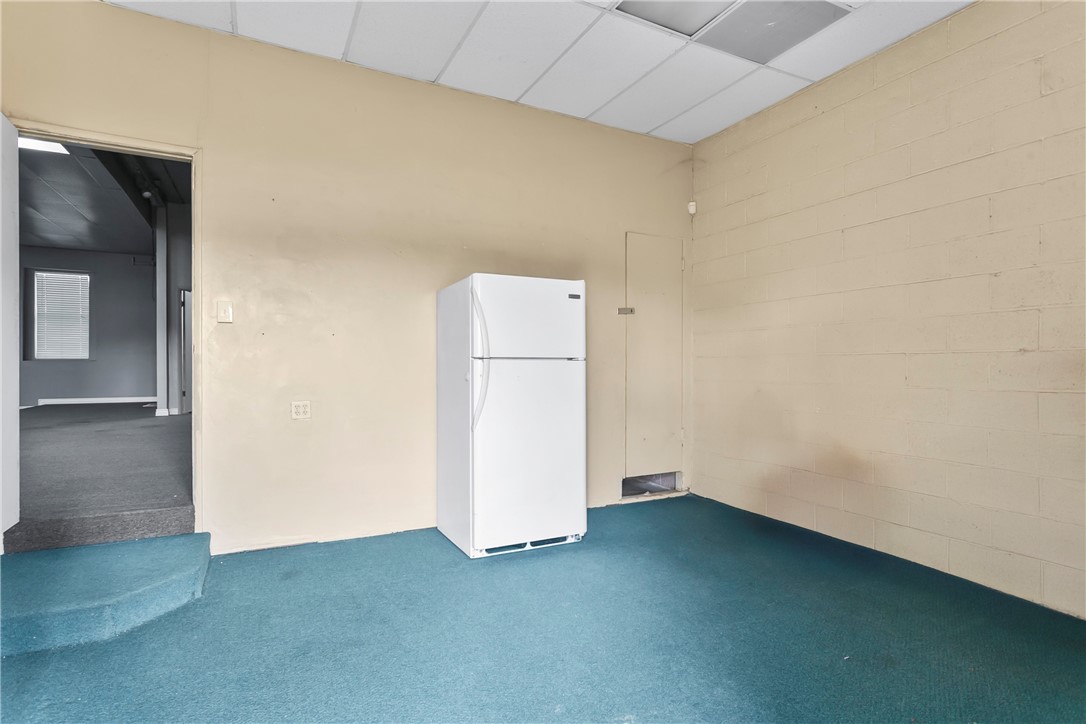 1087 W Mill Street Property Photo 14