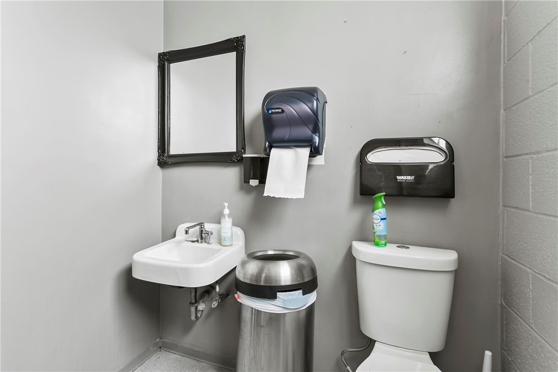 1087 W Mill Street Property Photo 15