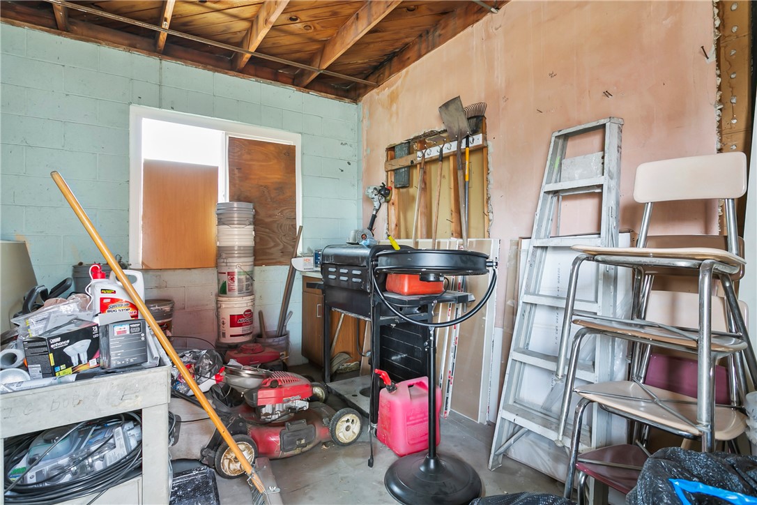 1087 W Mill Street Property Photo 20