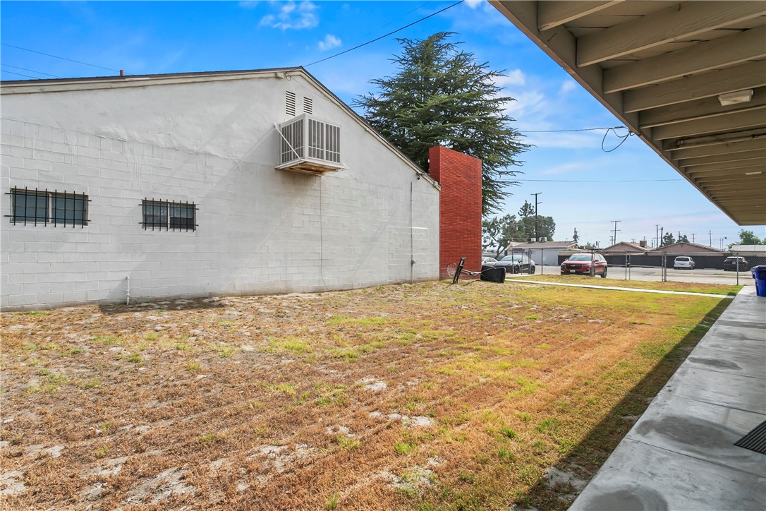 1087 W Mill Street Property Photo 23