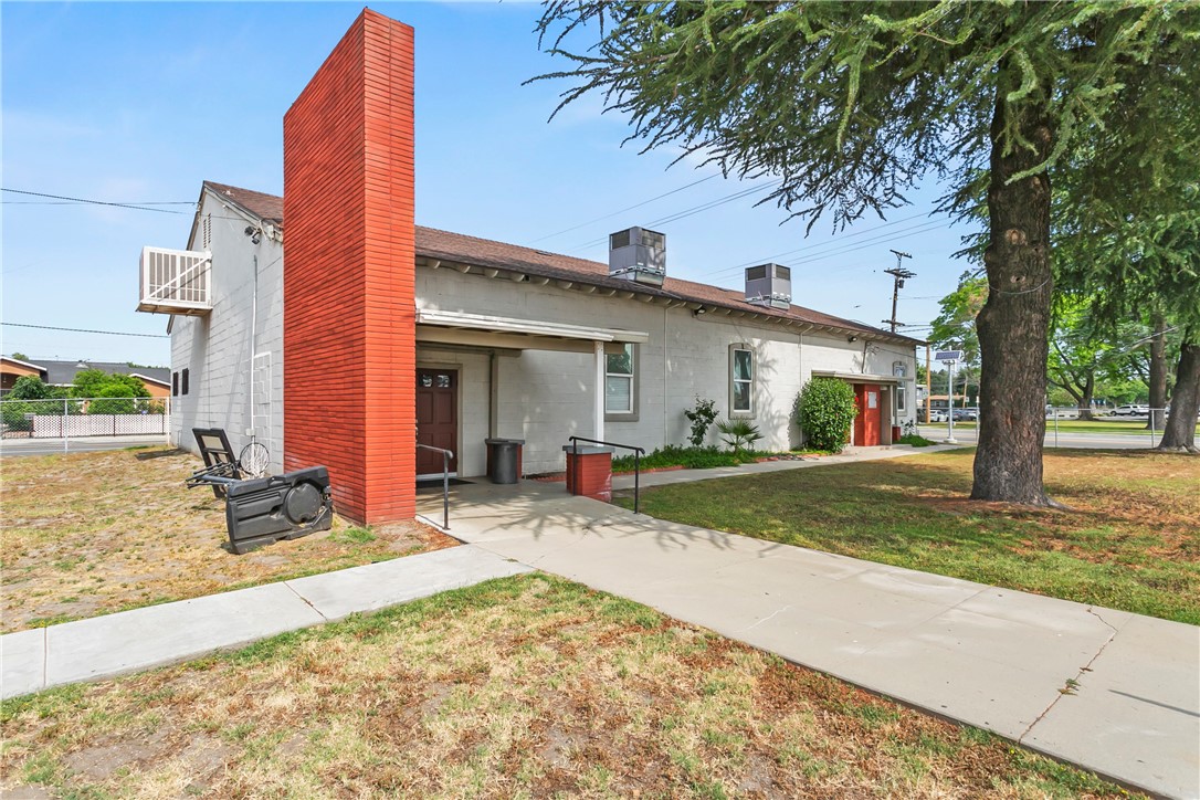 1087 W Mill Street Property Photo 25