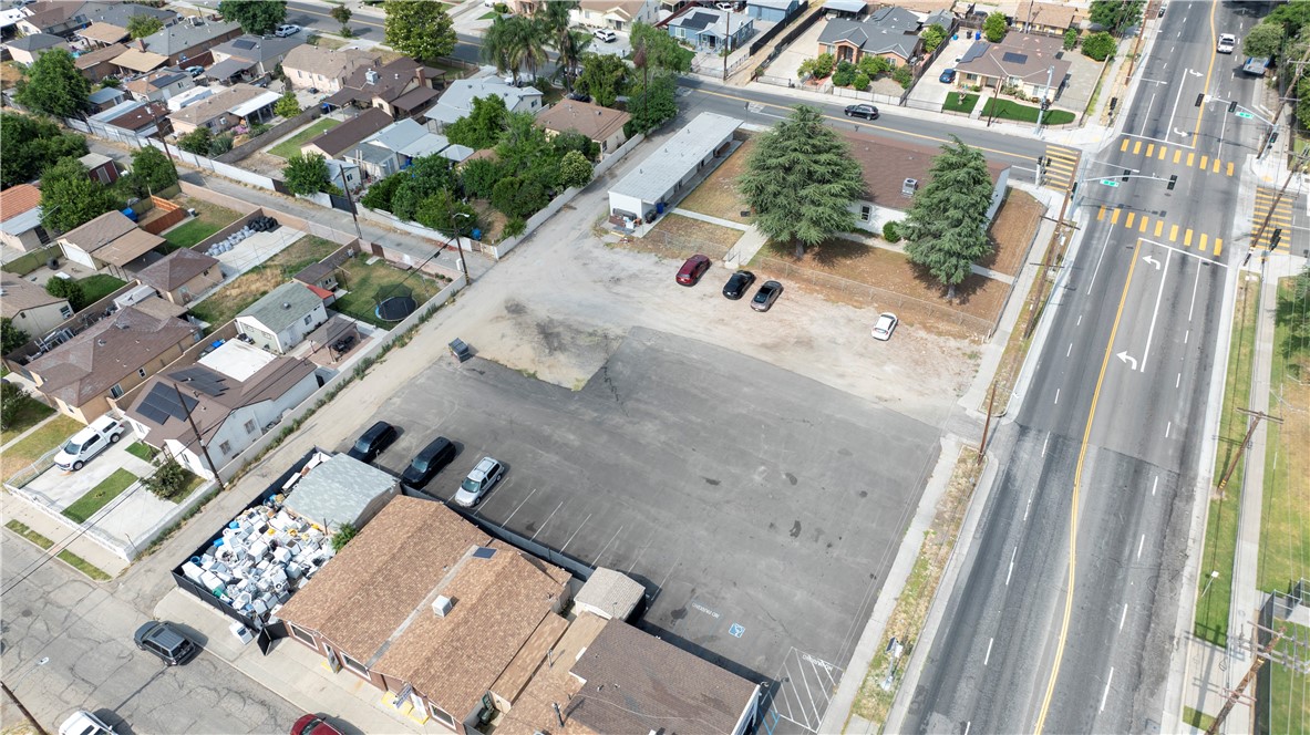 1087 W Mill Street Property Photo 28