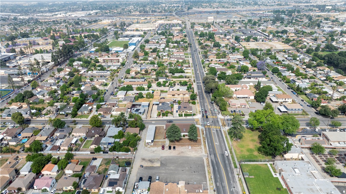 1087 W Mill Street Property Photo 29