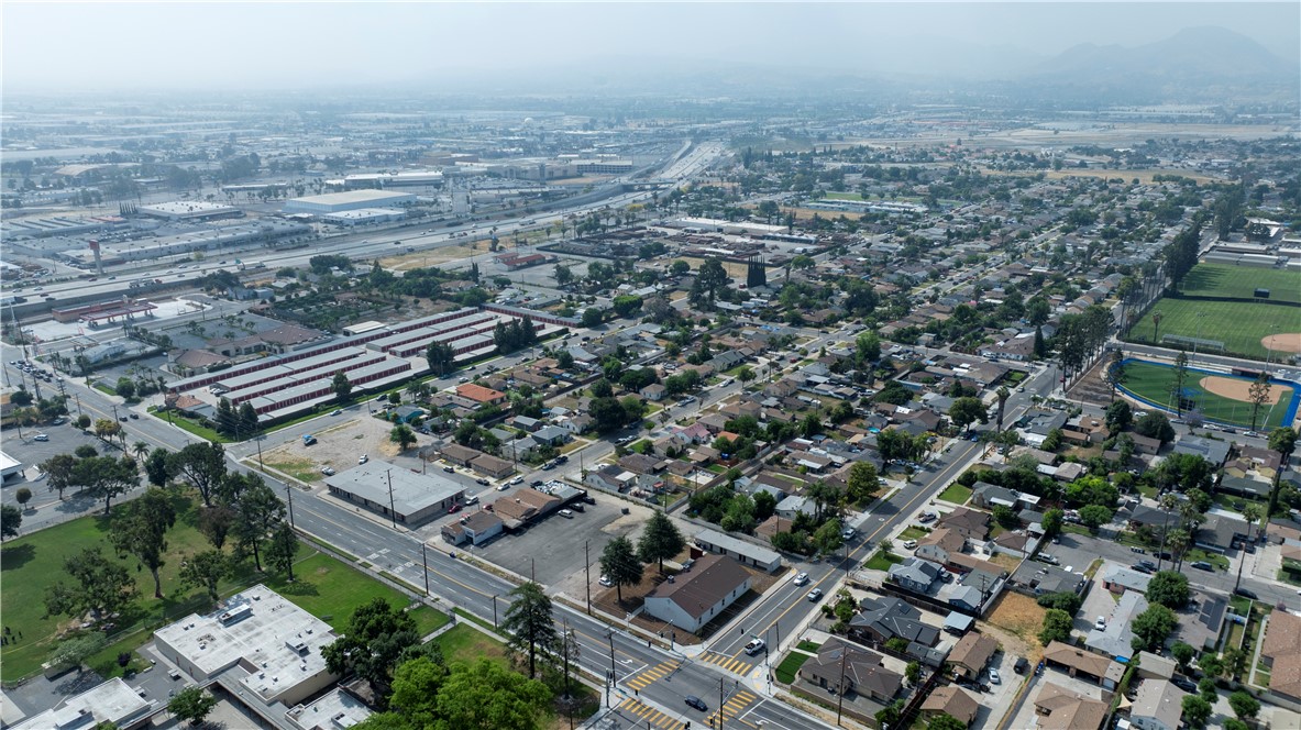 1087 W Mill Street Property Photo 31