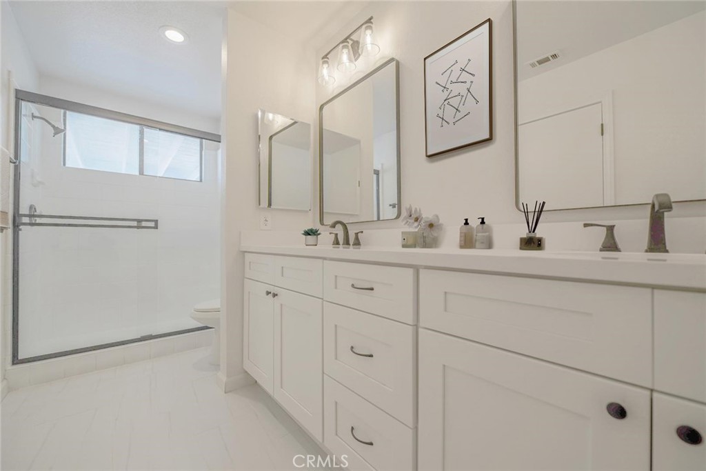 7558 Newhall Avenue Property Photo 11